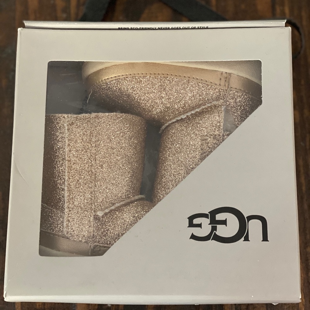 Baby girl UGG boots - gold glitter